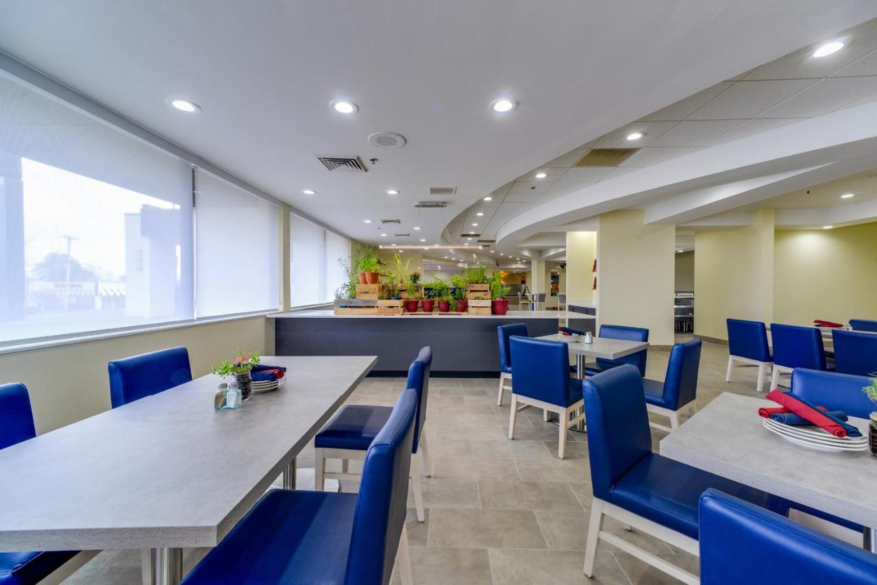 Woodson Terrace Saint Louis Airport Hotel מראה חיצוני תמונה