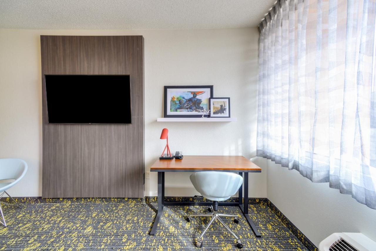 Woodson Terrace Saint Louis Airport Hotel מראה חיצוני תמונה
