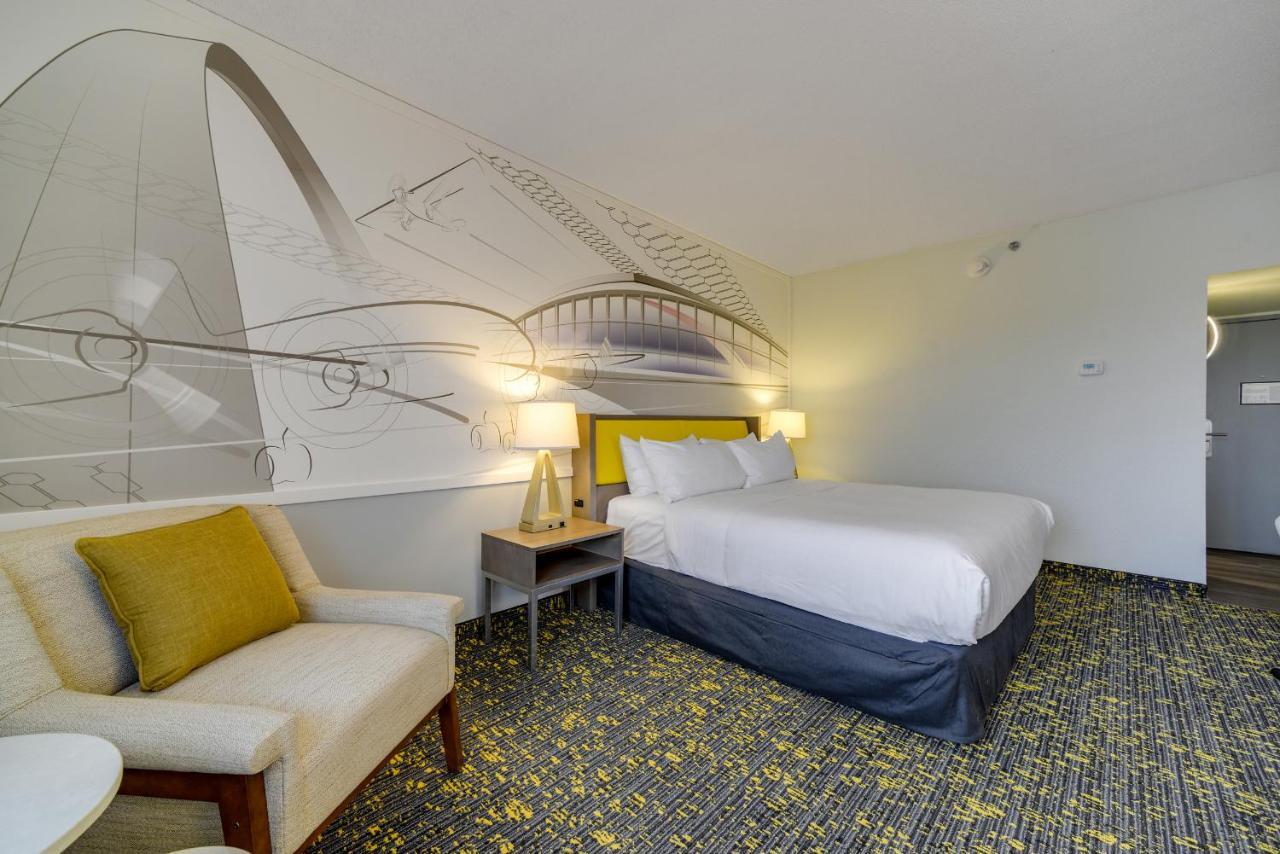 Woodson Terrace Saint Louis Airport Hotel מראה חיצוני תמונה